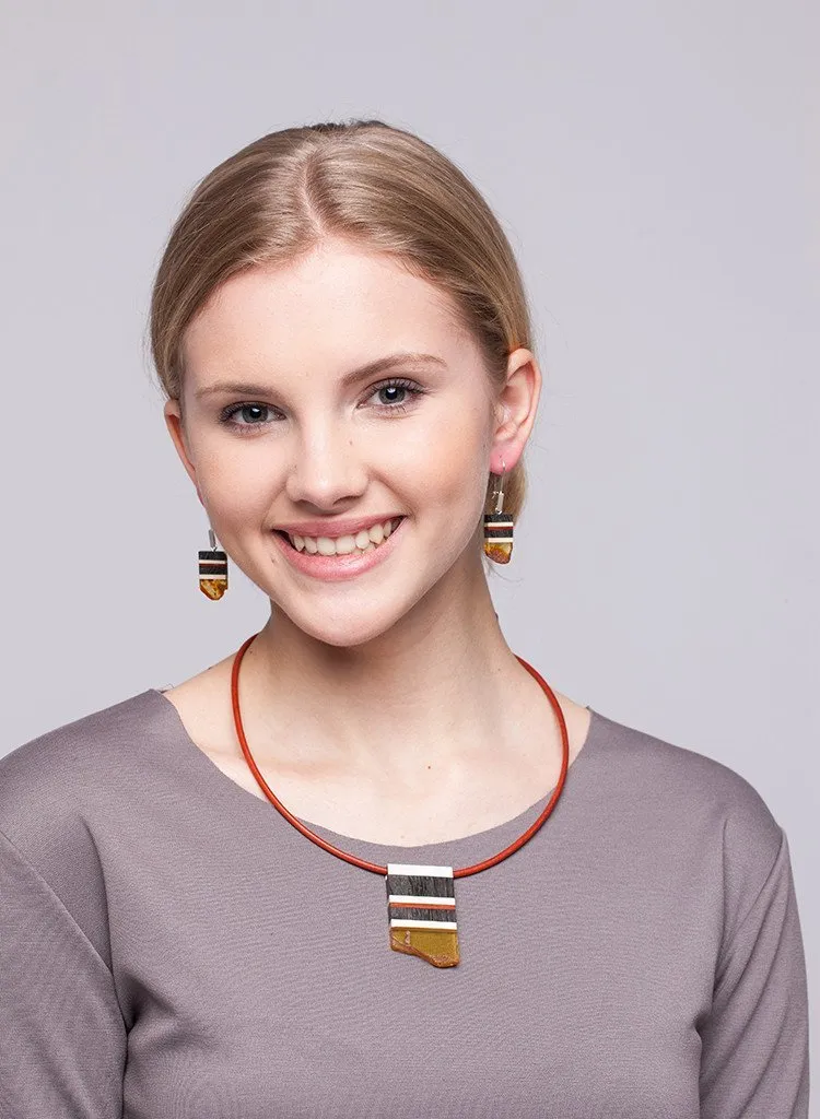 AMBER NECKLACE & EARRINGS  - FOR A DECIDEDLY UNIQUE STYLE