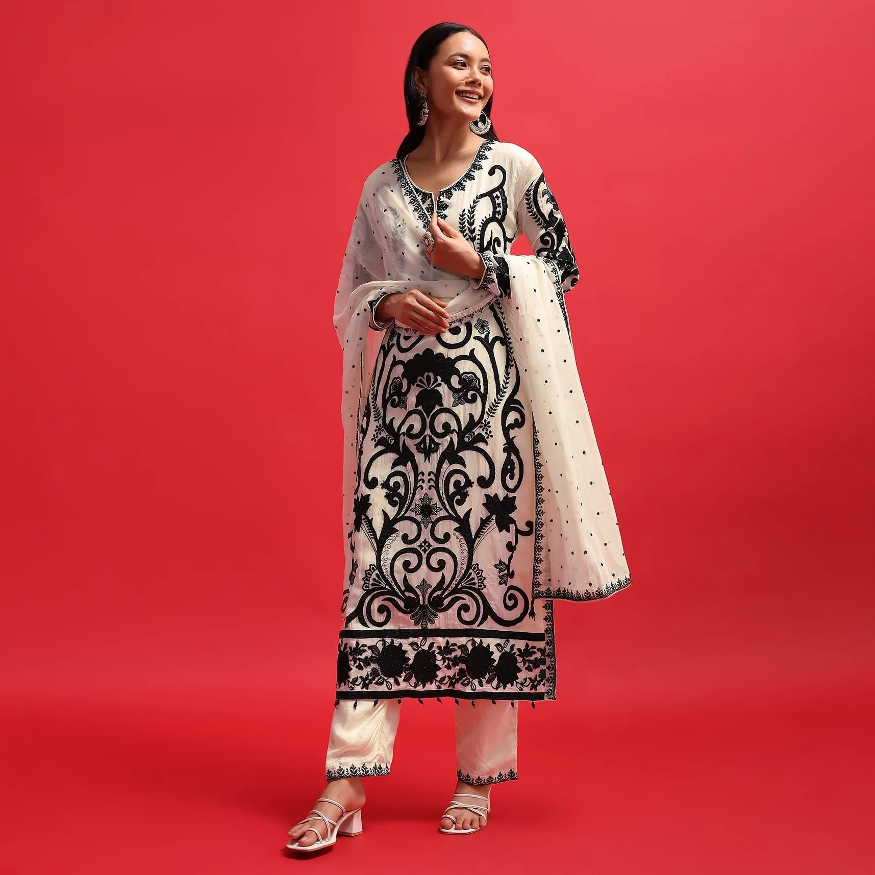 Ivory Organza Kurta Pant Set With Patch Work