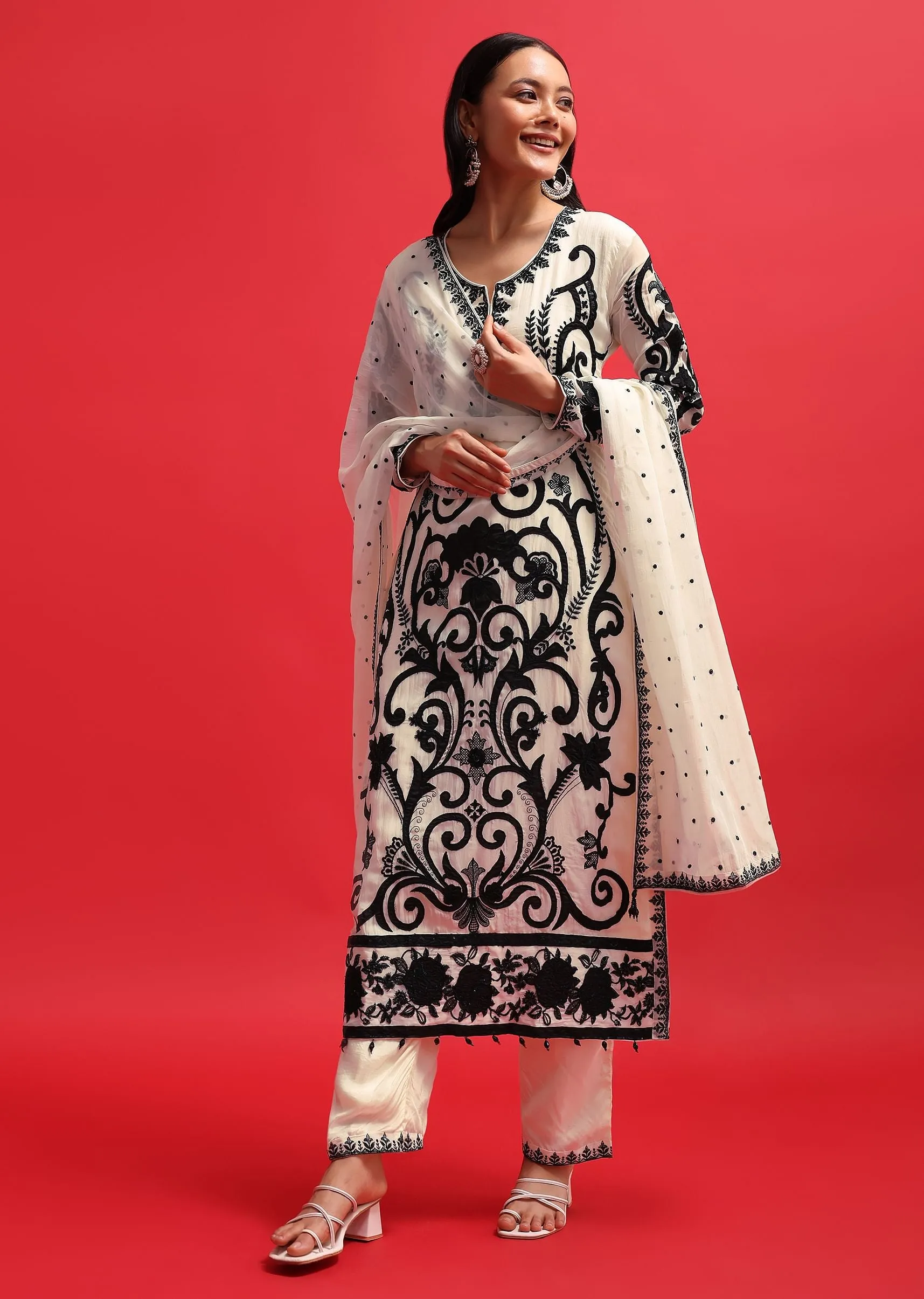 Ivory Organza Kurta Pant Set With Patch Work