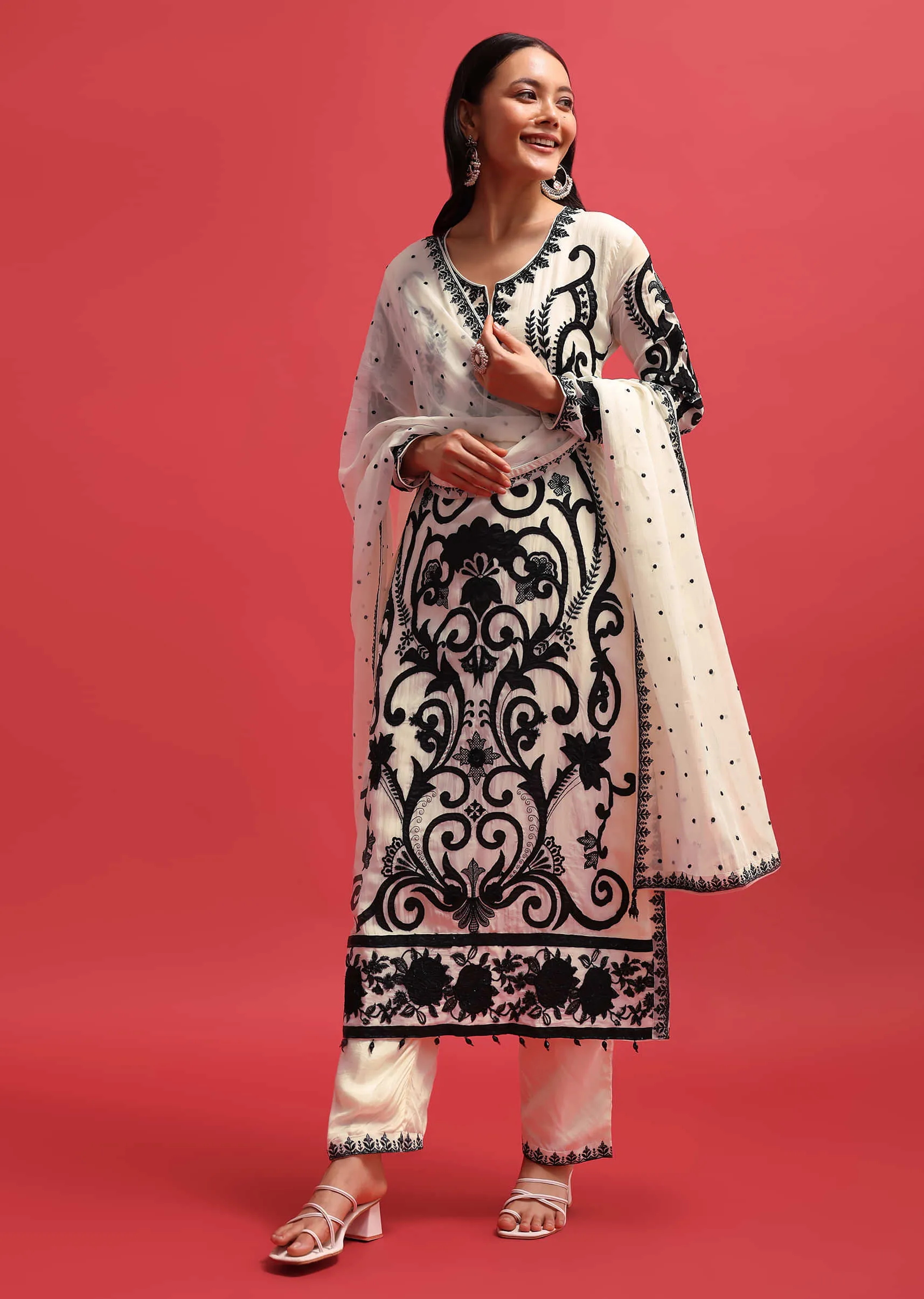Ivory Organza Kurta Pant Set With Patch Work