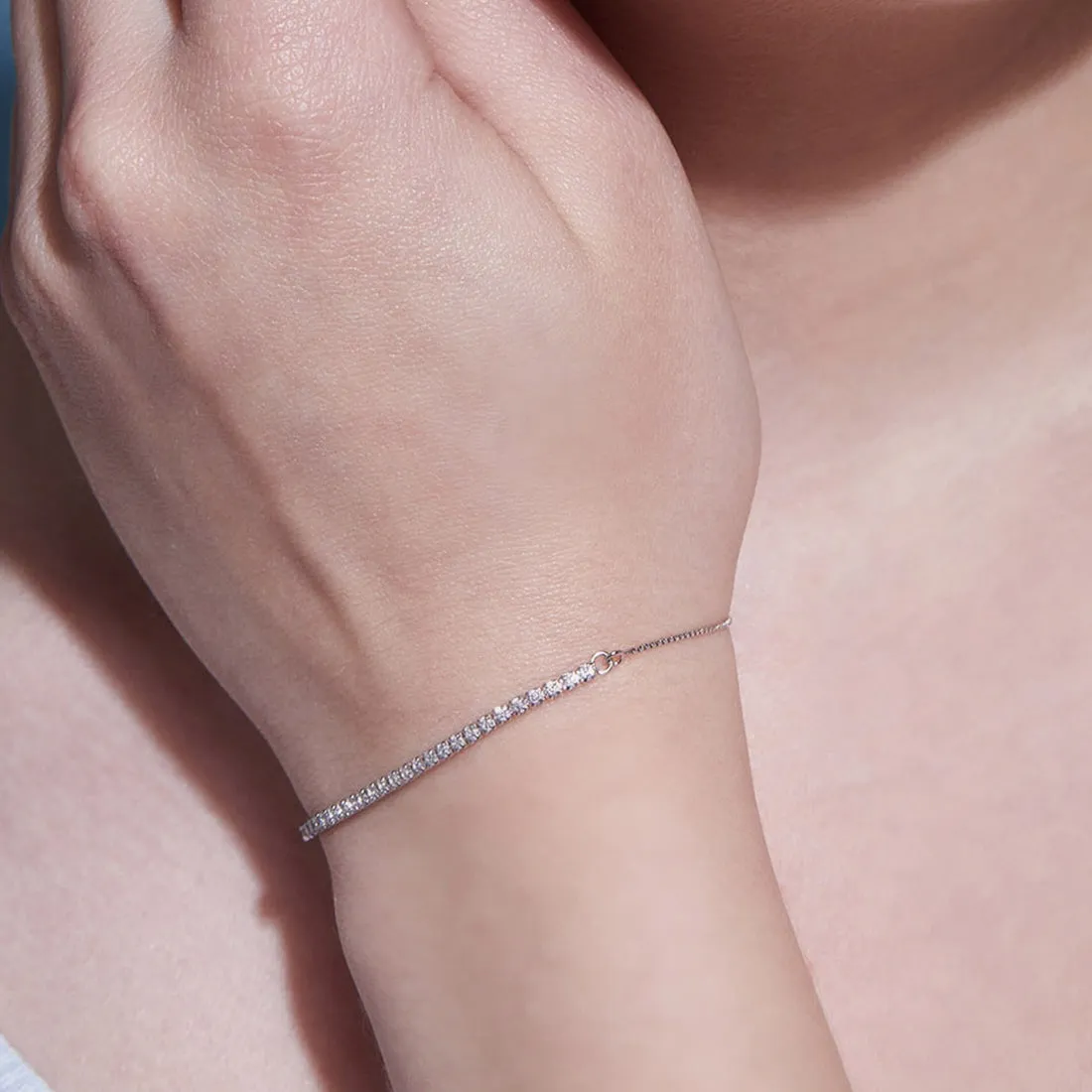 Linear Sleek Zircon 925 Silver Bracelet