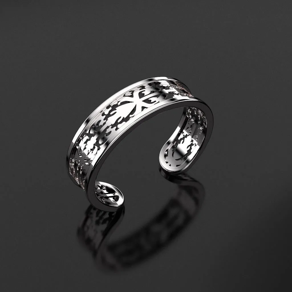 Oriental Pattern C-Bracelet